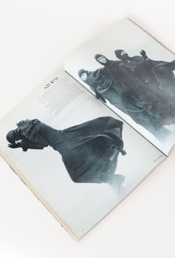 VOGUE UK November 1989 Peter Lindbergh Cover Issue - 4