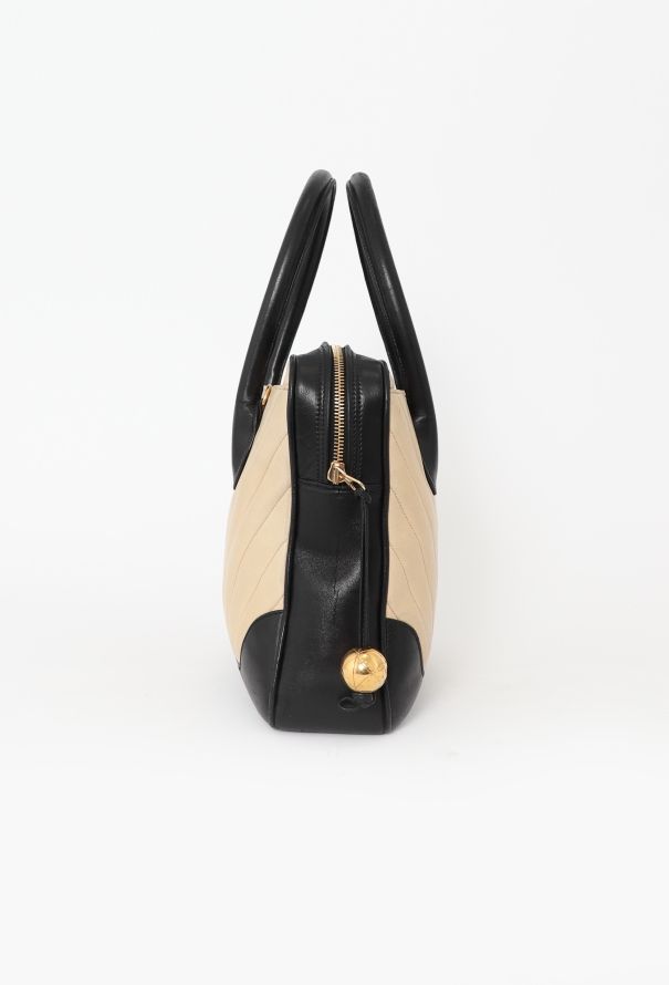 Chanel '90s Chevron Shoulder Bag - 5