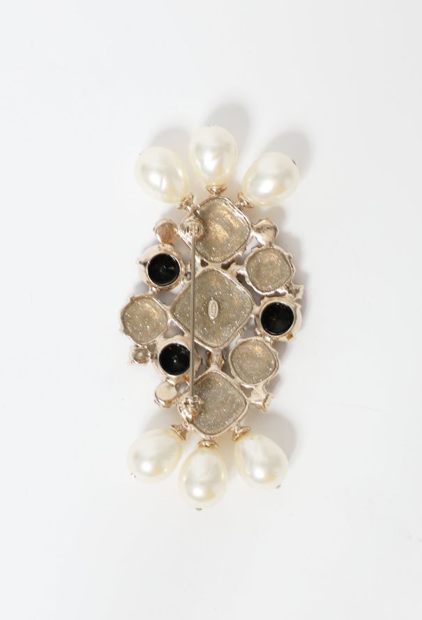 Chanel Paris-Moscow Pearl 'CC' Brooch - 3