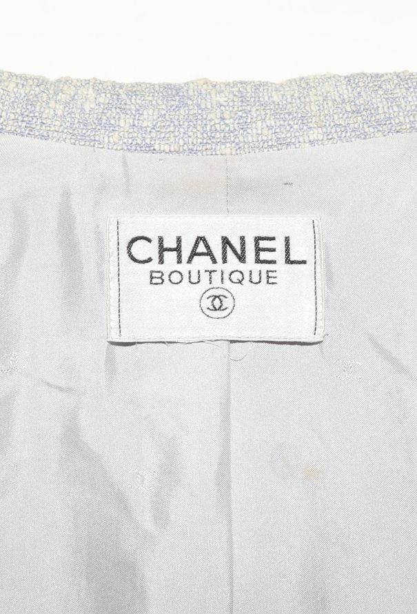 Chanel 1996 Bouclé Tweed 'CC' Jacket - 5