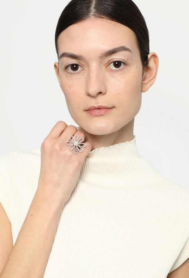 Vintage Fine Jewelry 18k Gold & Diamond Daisy Ring - 2