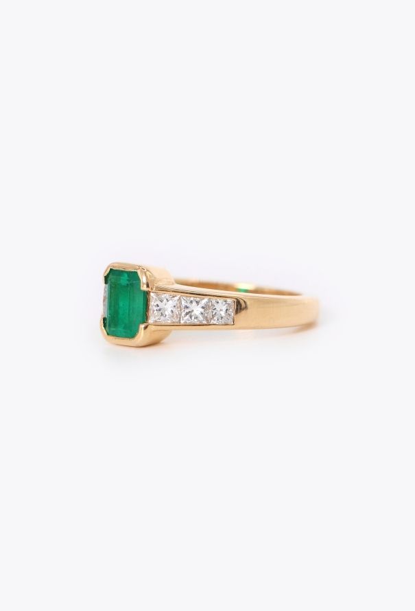 Vintage Fine Jewelry 18k Yellow Gold, 1.5 Carats Diamond & 1 Carat Emerald Ring - 2