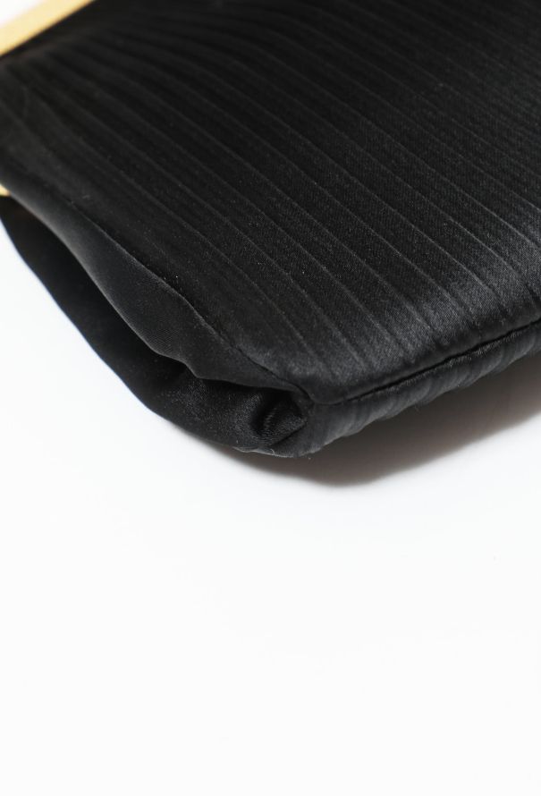 Exquisite Vintage Pleated Satin Minaudière - 7