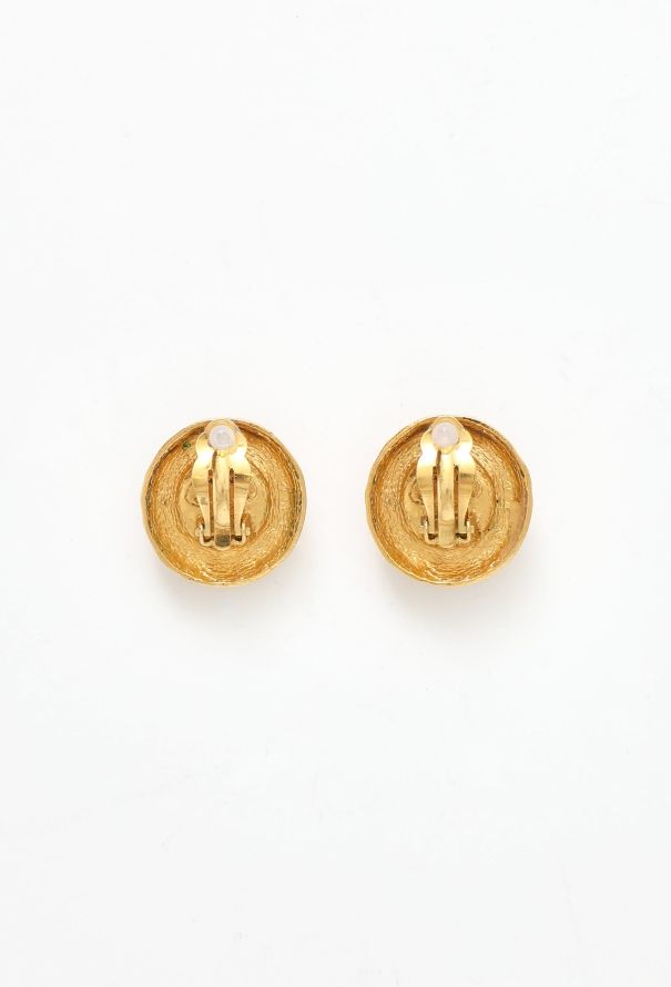 Chanel Vintage Pearl Clip Earrings - 3