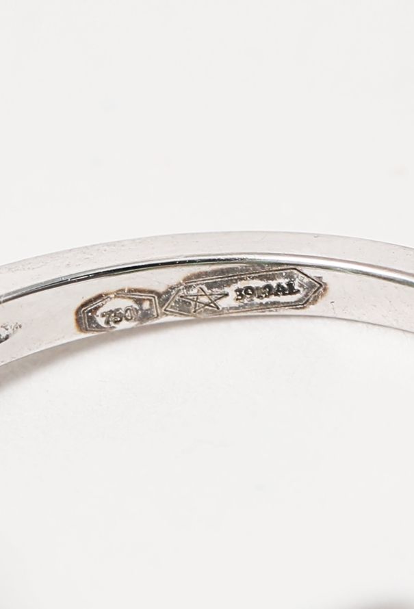 Modern Fine Jewelry Stunning 18k White Gold, Diamond & Emerald Ring - 6