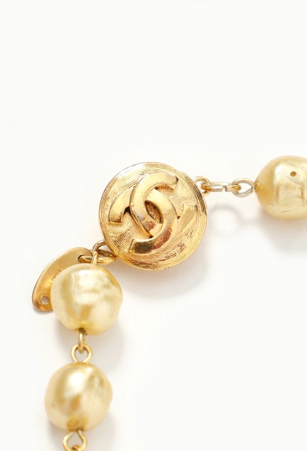 Chanel 1985 Pearl Embossed Charm Sautoir - 5