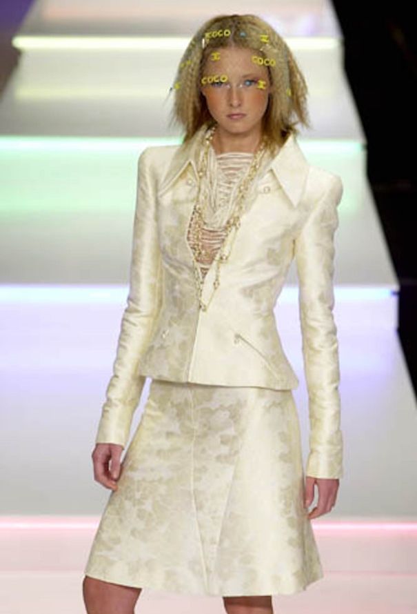 Chanel S/S 2001 Camélia Pearl Ensemble - 2