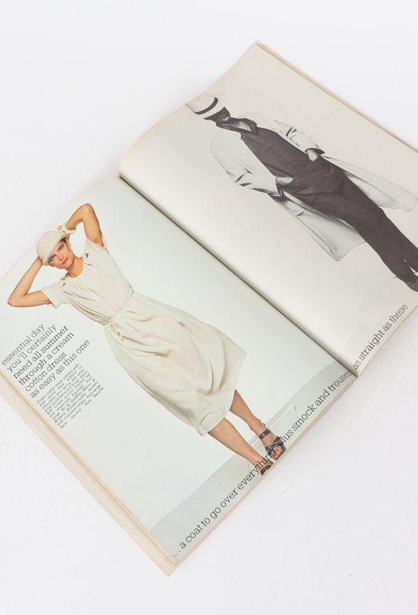 VOGUE UK 1977 Beatrix Miller Double Issue - 4
