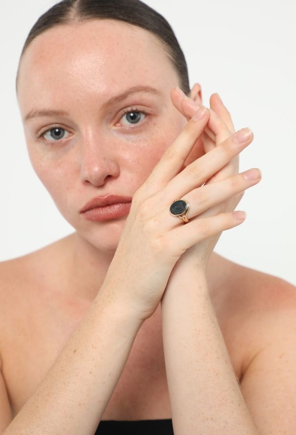 Vintage Fine Jewelry Antique 18K Yellow Gold  Intaglio Blood Jasper Ring - 2