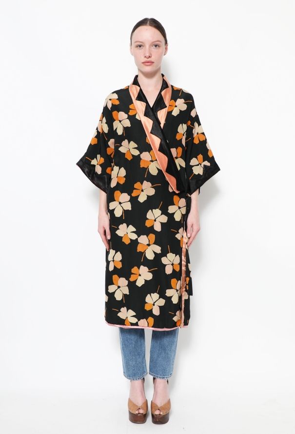World Treasures Traditional Floral Silk Kimono - 1