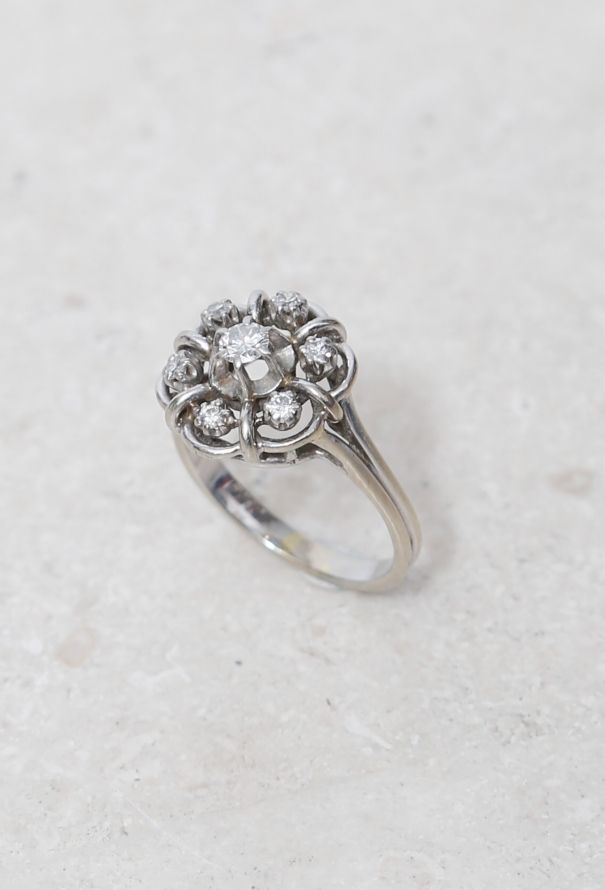 Vintage Fine Jewelry 1960s 18k Gold & Diamond Floral Ring - 1