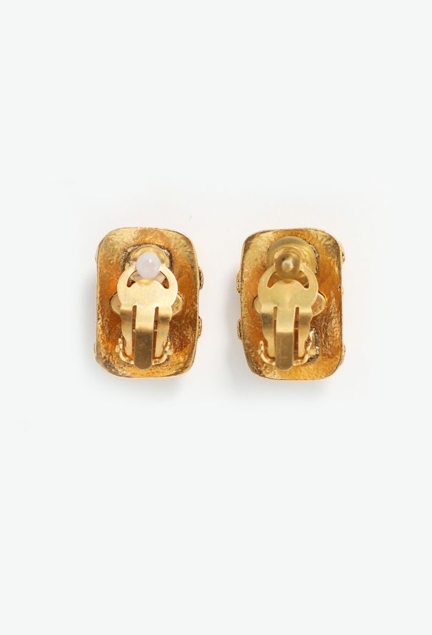 Chanel 1994 Embossed 'CC' Clip Earrings - 3