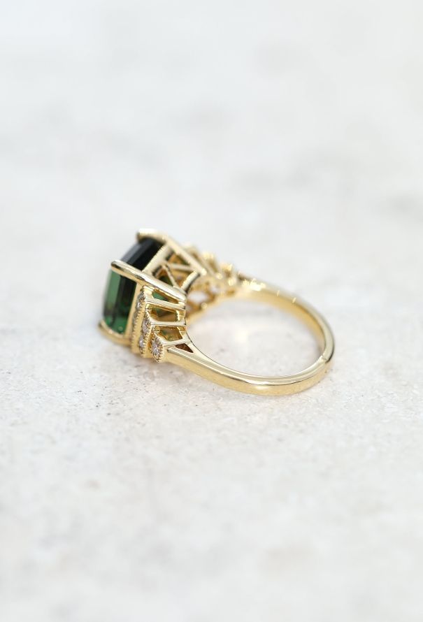 Vintage Fine Jewelry 18k Yellow Gold, Green Tourmaline & Diamond Ring - 5