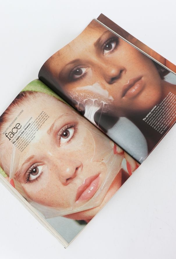 VOGUE UK 1975 Jerry Hall Cover Issue - 4