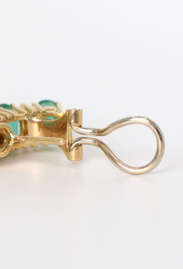 Modern Fine Jewelry 18k Gold,  Diamond & 3.20 Carats Emerald Earrings - 6