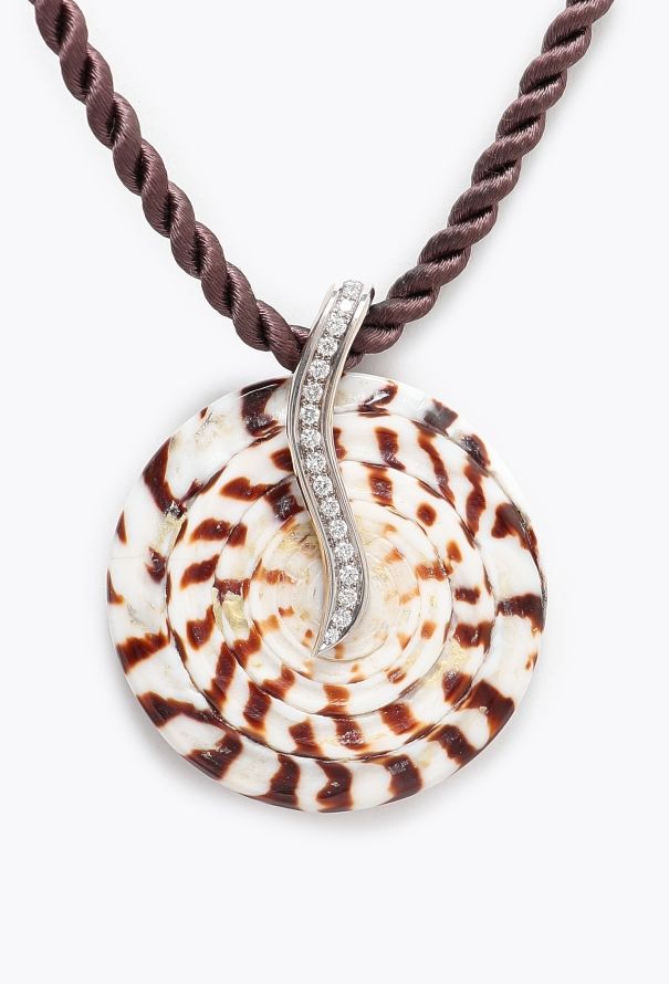 Modern Fine Jewelry Neuhaus 18k White Gold, Diamond & Shell Necklace - 2