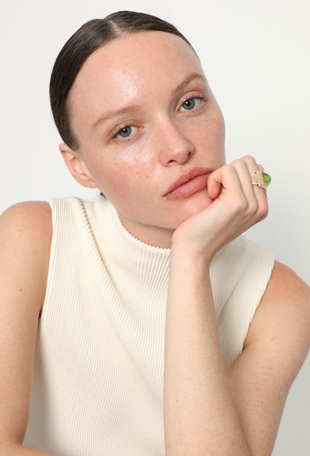 Vintage Fine Jewelry 18k Yellow Gold & Peridot Signet Ring - 4