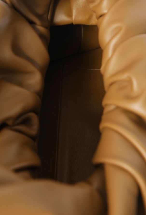 Bottega Veneta Resort 2020 The Shoulder Pouch Bag - 14