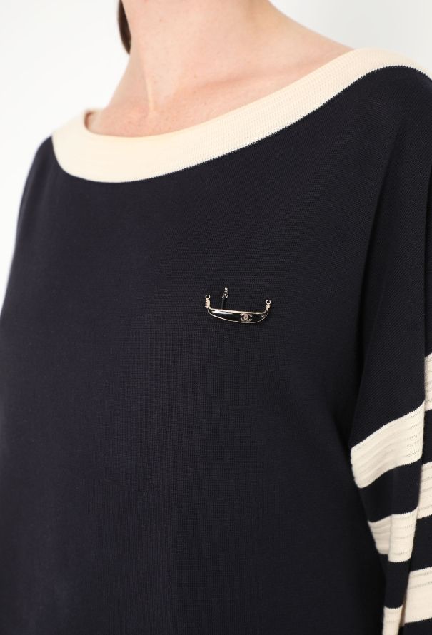 Chanel Marinière Brooch Dress in Navy Knit – Resort 2014 - 4