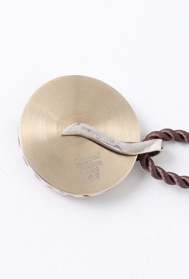 Modern Fine Jewelry Neuhaus 18k White Gold, Diamond & Shell Necklace - 4