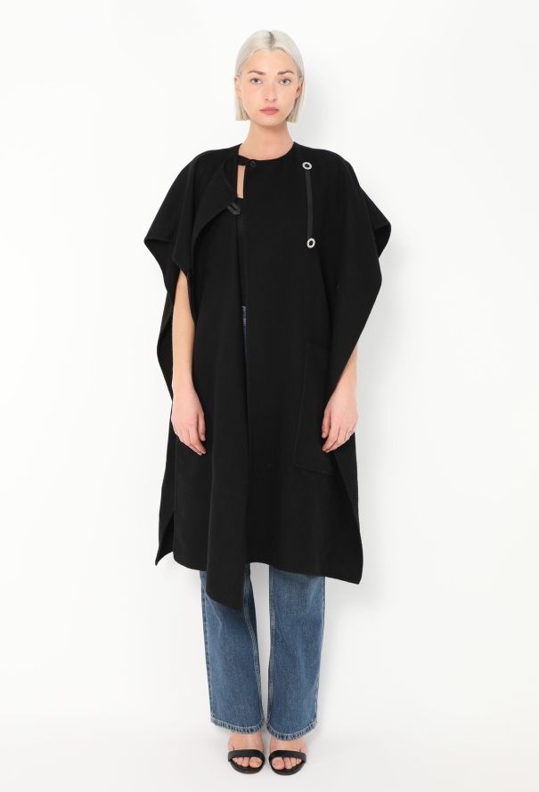 Hermès 2022 Belted Cashmere Cape - 3