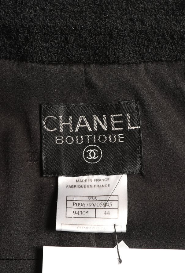 Chanel F/W 1997 Pleated Bouclé Ensemble - 8