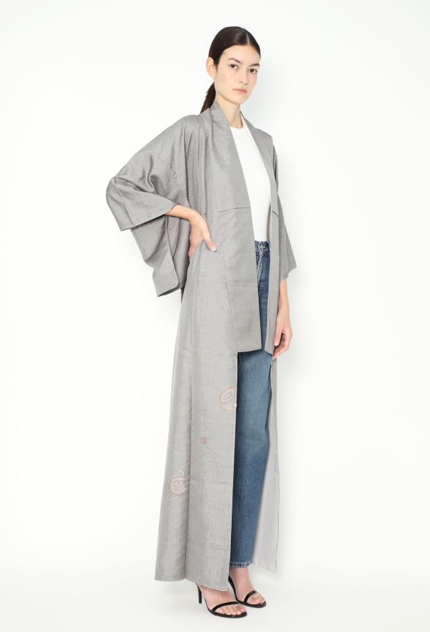 World Treasures Authentic Embroidered Silk Kimono - 4