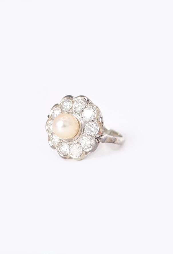 Vintage Fine Jewelry 18k White Gold, Pearl & 1.20 Carats Diamond Daisy Ring - 3