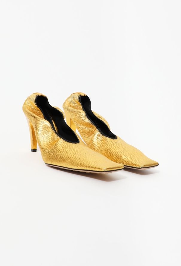 Bottega Veneta S/S 2020 Metallic Crunched Pumps - 3