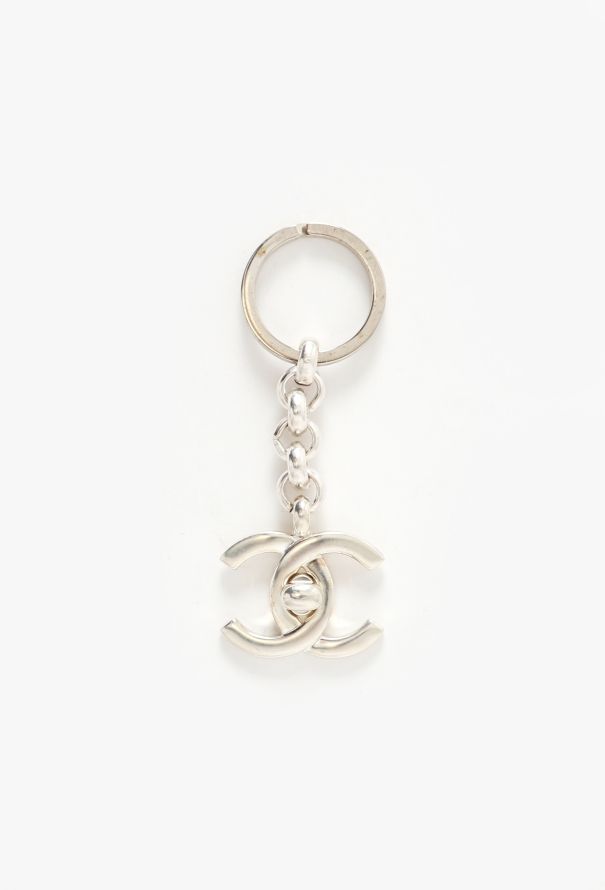 Chanel 1996 'CC' Turnlock Keychain - 1