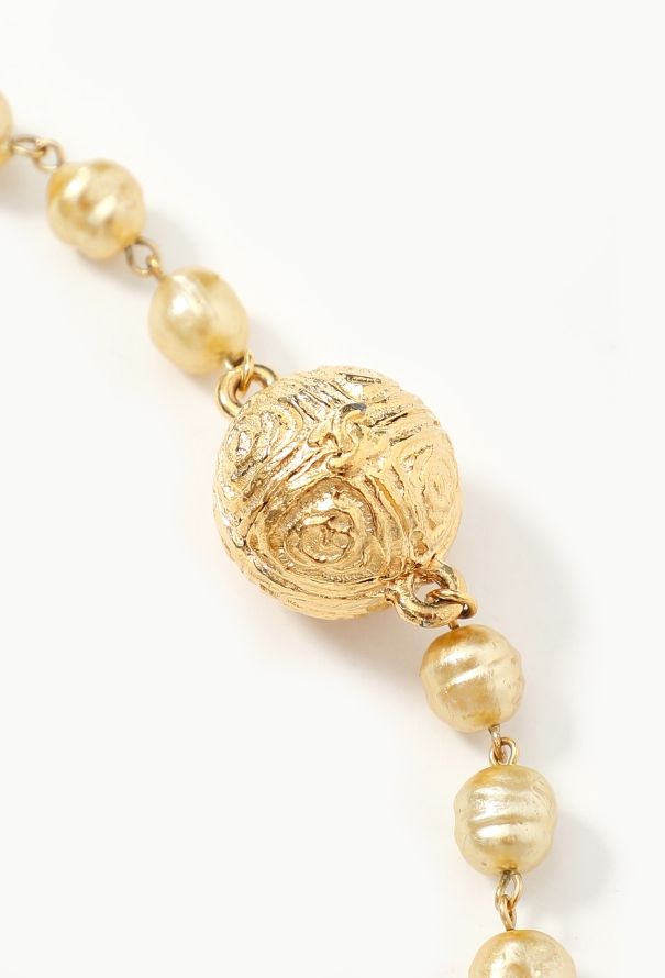 Chanel 1985 Pearl Embossed Charm Sautoir - 4