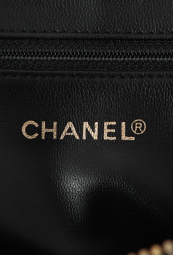 Chanel '90s Chevron Shoulder Bag - 12