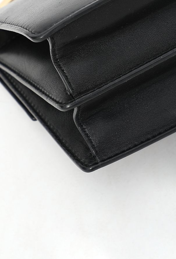 Dior Pre-Fall 2018 Diordirection Flap Bag - 11