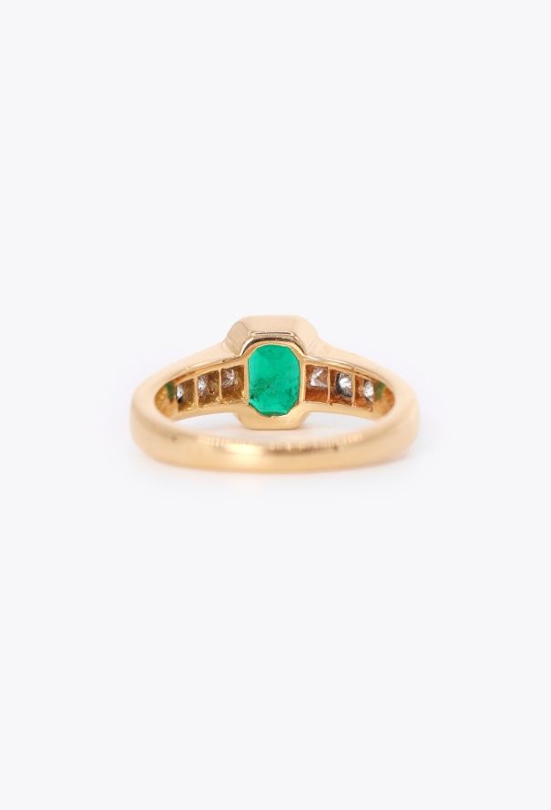 Vintage Fine Jewelry 18k Yellow Gold, 1.5 Carats Diamond & 1 Carat Emerald Ring - 3