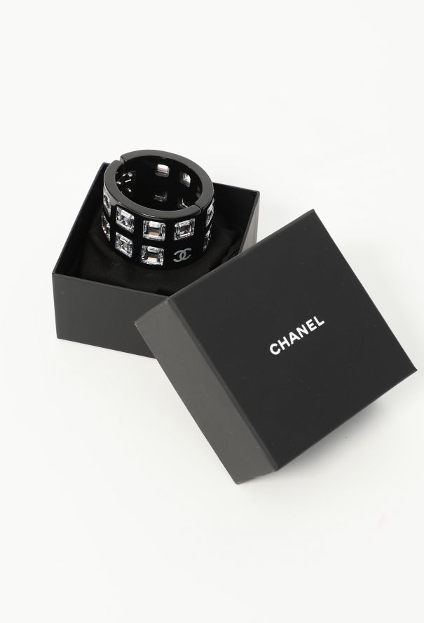 Chanel 2005 Lacquered Cut-out 'CC' Cuff - 2