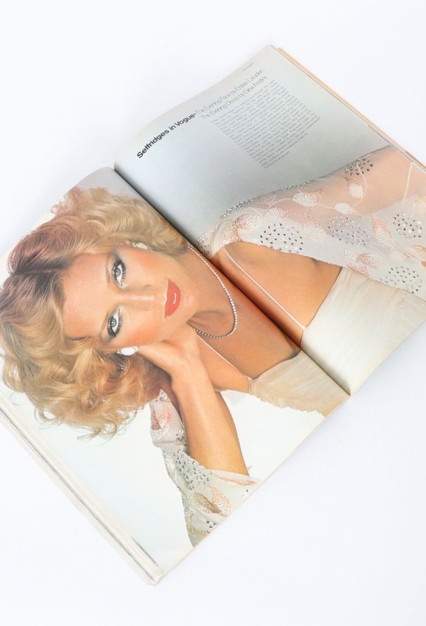 VOGUE UK October 1975 David Bailey Autumn Set - 3