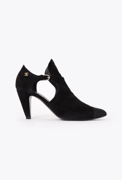 Chanel Pre-Fall 2020 Suede Cut-Out Pumps - 1