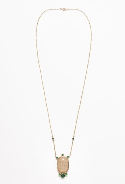 Modern Fine Jewelry 18k Yellow Gold, Fossilised Palm & Emerald Necklace - 2