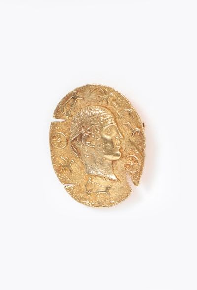 Vintage Fine Jewelry 18k Yellow Gold Roman Coin Brooch - 2